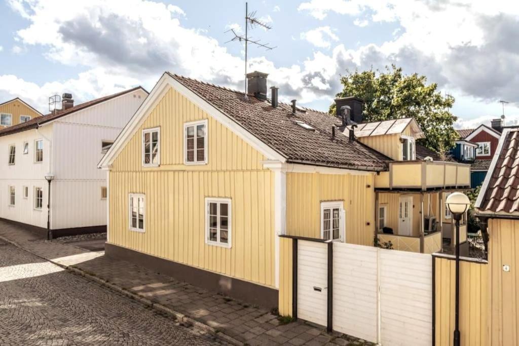 Central Laegenhet I 1700-Talshus Västervik Buitenkant foto