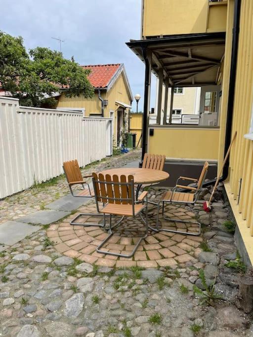 Central Laegenhet I 1700-Talshus Västervik Buitenkant foto